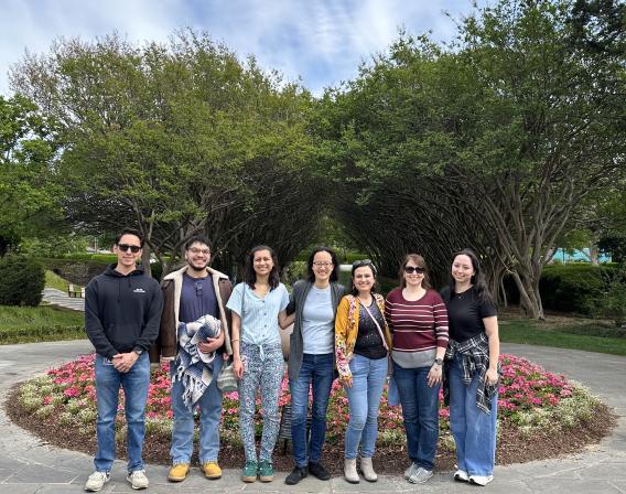 lab group at the Dallas arboretum