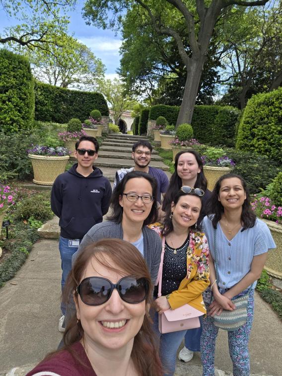 lab group at the Dallas arboretum